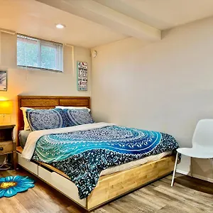 Cozy Private With Shared Bathroom On The 1st Floor - Conveniently Located Near Seatac Airport And Downtown Homestay