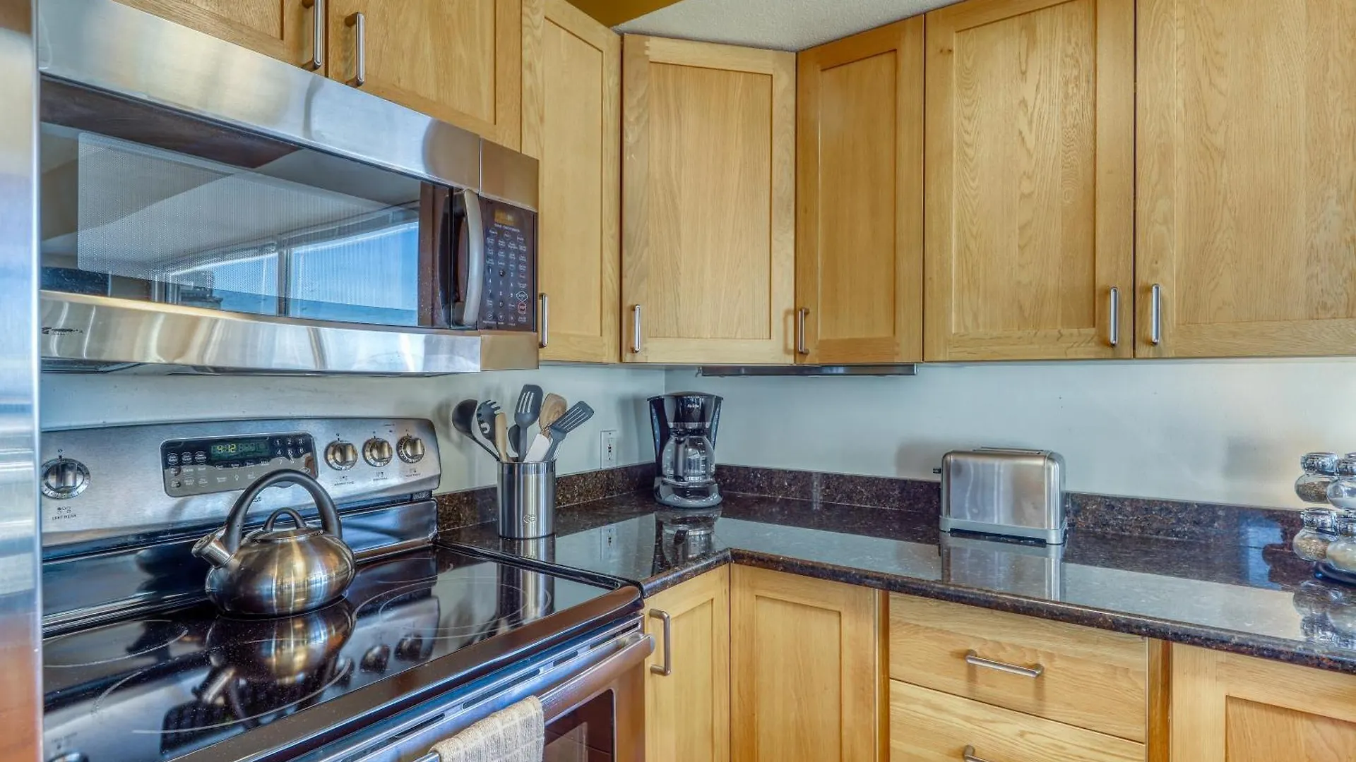 Newmark Tower Seattle Apartment