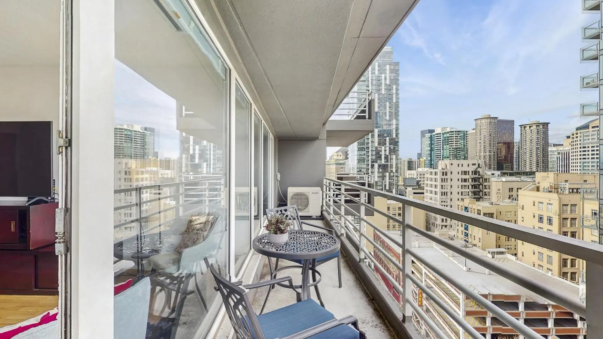 Apartment Newmark Tower Seattle