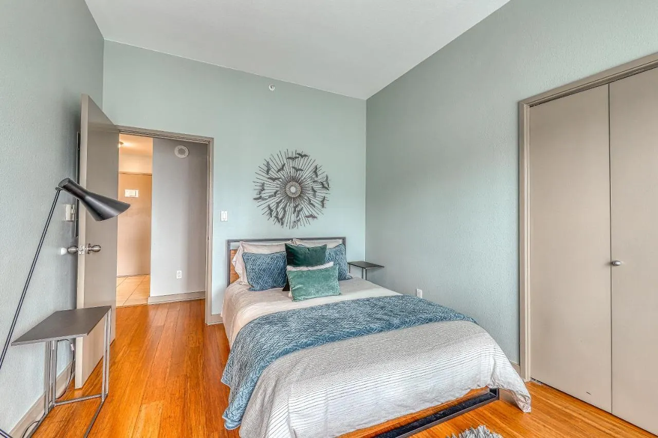 Newmark Tower Seattle Apartment